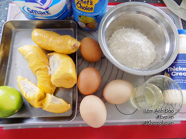 Cách làm Bánh bông lan cuộn sầu riêng ngon.