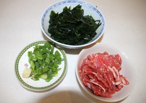 Cách làm Canh rong biển thịt bò Hàn Quốc ngon.