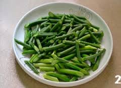 Cách làm Thịt lợn xào ngồng tỏi ngon.