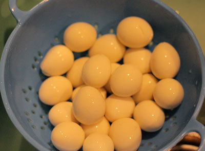 Cách làm Trứng cút rim mặn ngon.