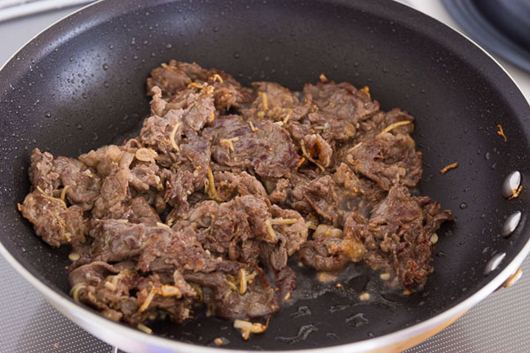 LàmNộm rau muống thịt bò tại nhà.