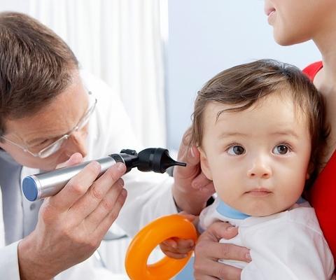 Tìm hiểu Cách điều trị bệnh viêm tai giữa ở trẻ em và phòng tránh mới nhất.